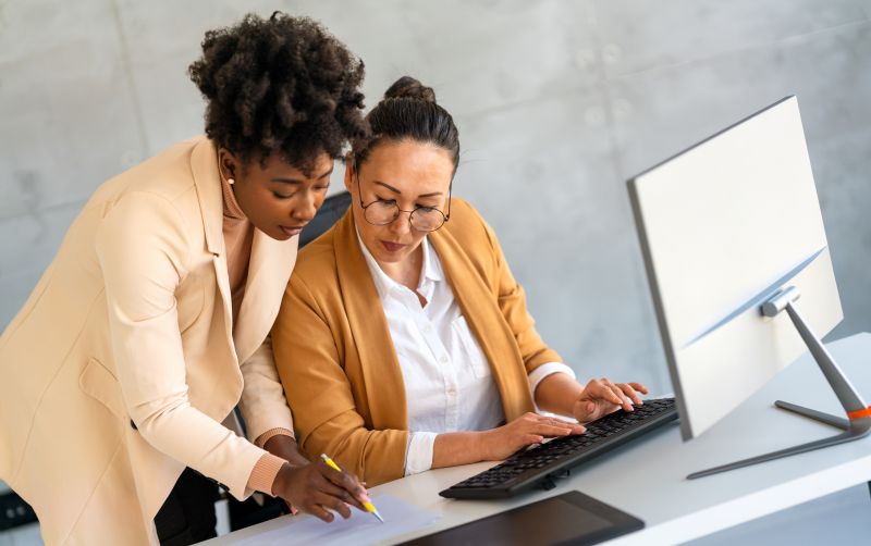 Who Does Cabinet Service